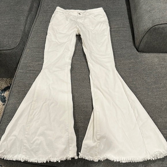 saints and hearts Denim - NWT Saints & Hearts White Bell Bottoms Size Large
